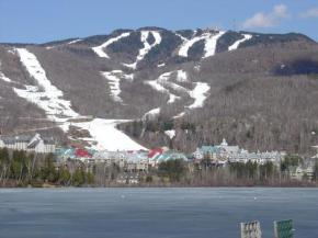 Гостиница Mont-Tremblant  Мон-Тремблан